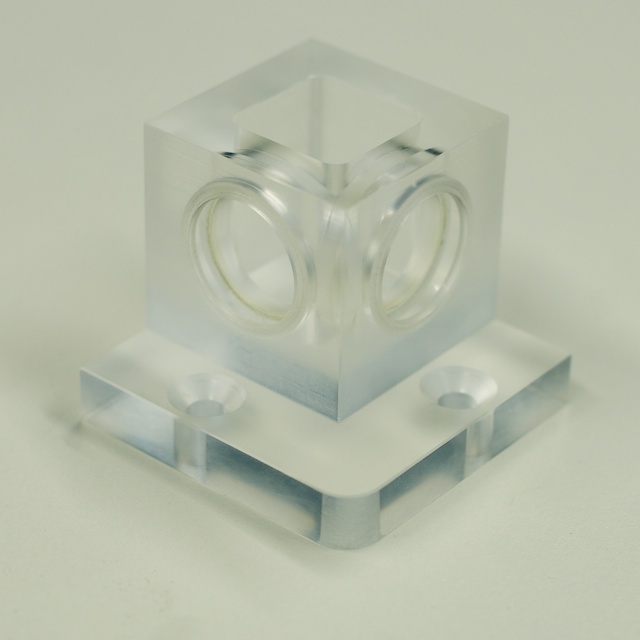 Sample chamber