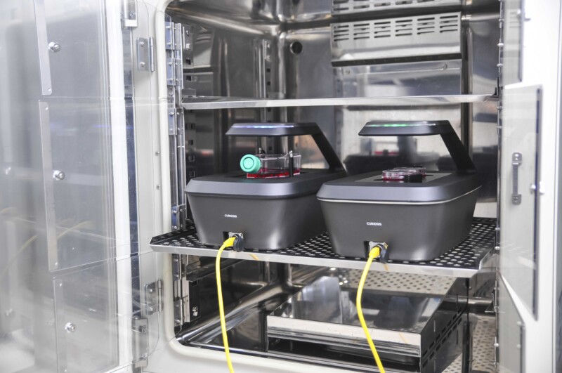 Celloger-Mini-Plus-systemfitted-into-a-standard-CO2-incubator